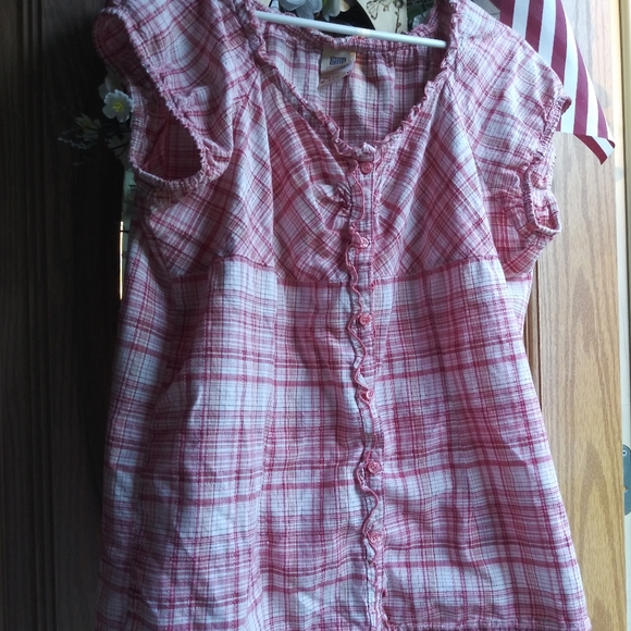 Faded Glory Ruffled Tee - Picture 2 of 6